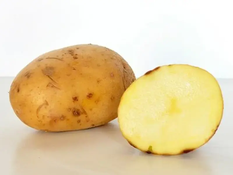 Should you peel a potato before or after cooking?