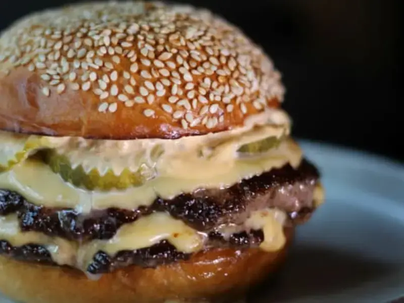 5 Michelin-Starred Chefs Cook Burgers