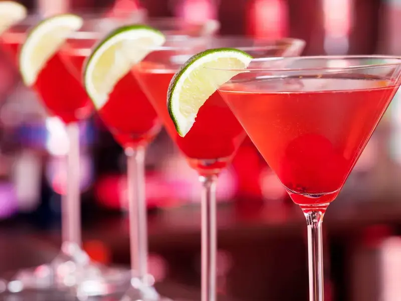 cosmopolitan cocktails ©iStock