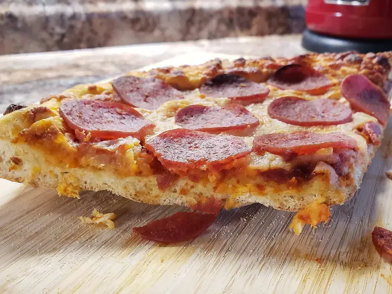 freeze-leftover-pizza