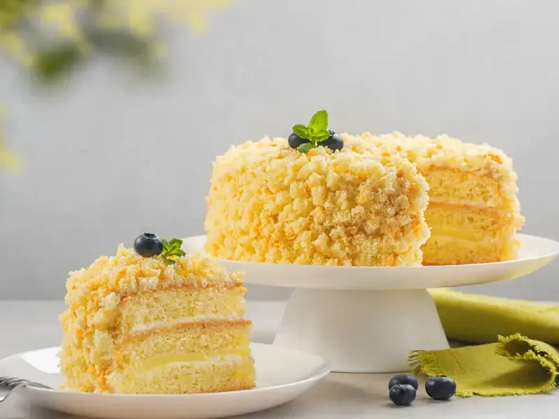 italian mimosa cake ©iStock