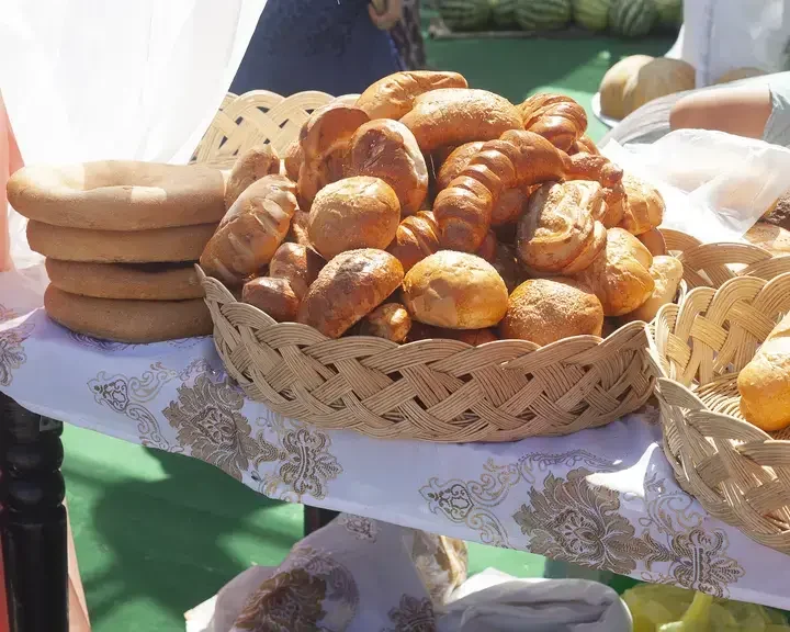 Apulian bread simili sisters