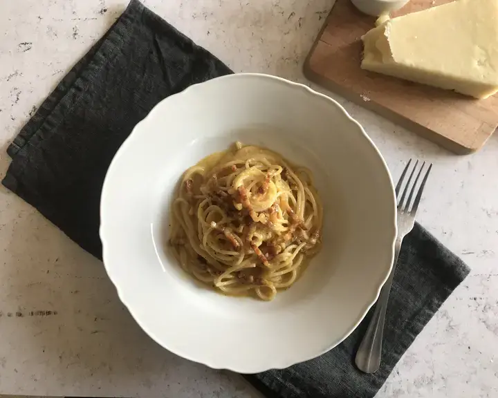 Spaghetti alla carbonara at home