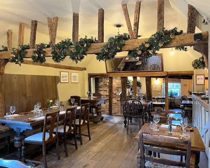 The Three Horseshoes
