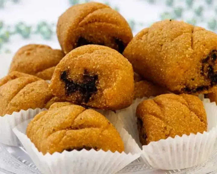 Makroudhs (Tunisia Date Pastries)